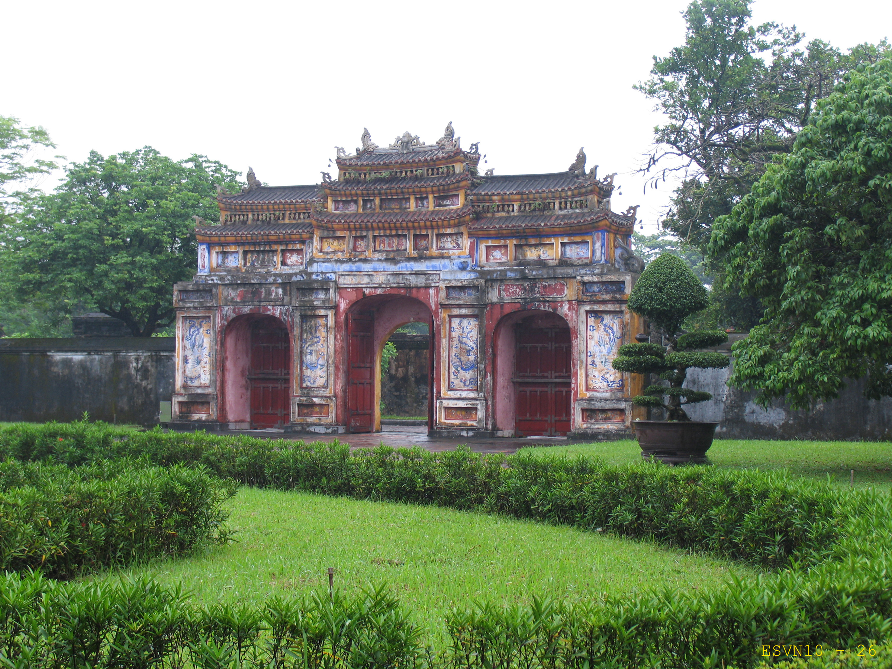  La Porta settentrionale An Hoa, vista dal giardino interno 