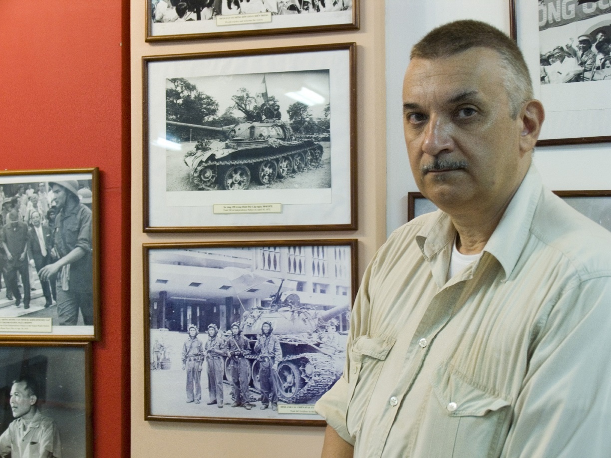 Le foto storiche dei carri T54 originali nella sala del museo del palazzo Presidenziale