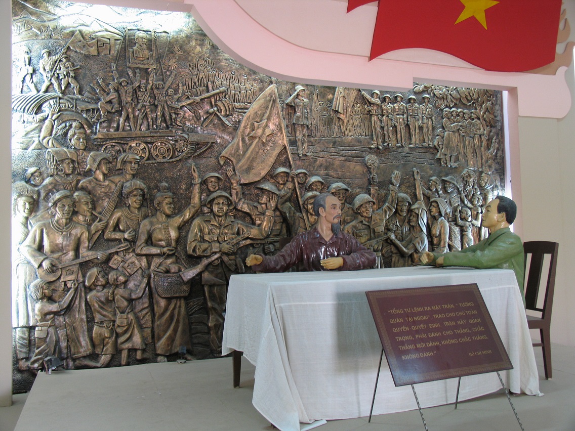 Accesso al Cimitero Militare dei Caduti Vietminh